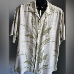 Tommy Bahama Cream Short-Sleeve Button-Down Shirt with Olive Leaf Print